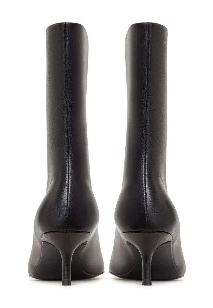 A pair of black Regina ankle boots with a stylish kitten heel, perfect for women looking for trendy and chic footwear.