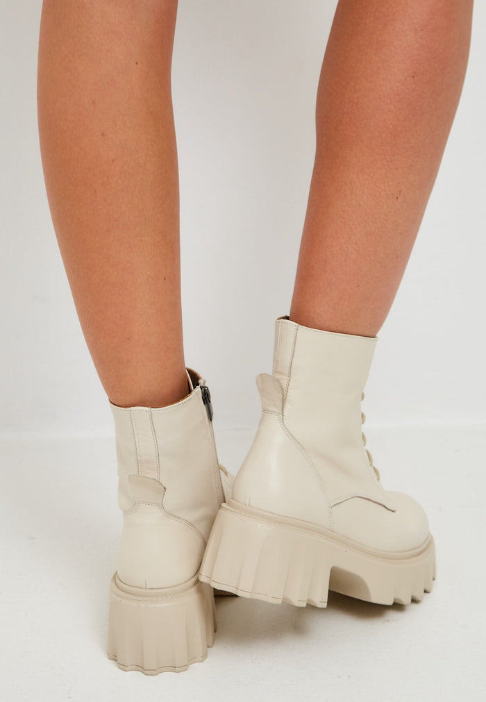 Bold Edge Combat Boots - Beige