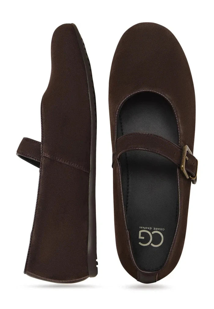 A stylish pair of women's brown Mary Jane flats, the perfect blend of chic fashion and comfort.