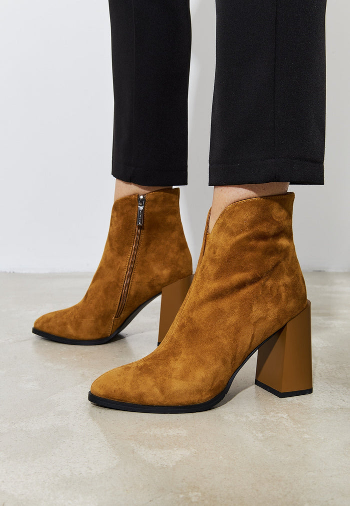 Classic Leather Block Heel Ankle Boots - Cesare Gaspari