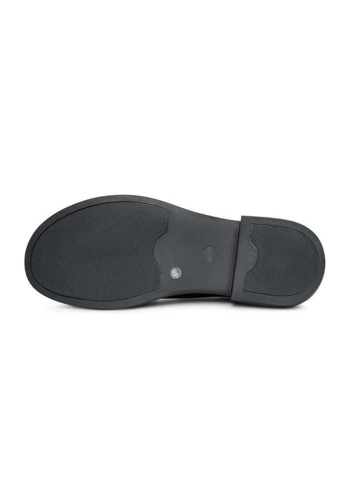 A stylish pair of men's black slip-on loafers, the perfect choice for classic and comfortable style.