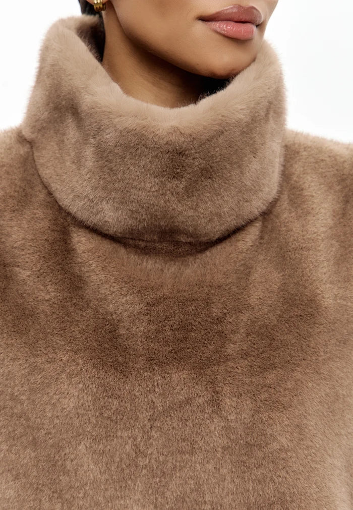 Faux Fur Sleeveless Sculpted Top with Collar – Light Brown