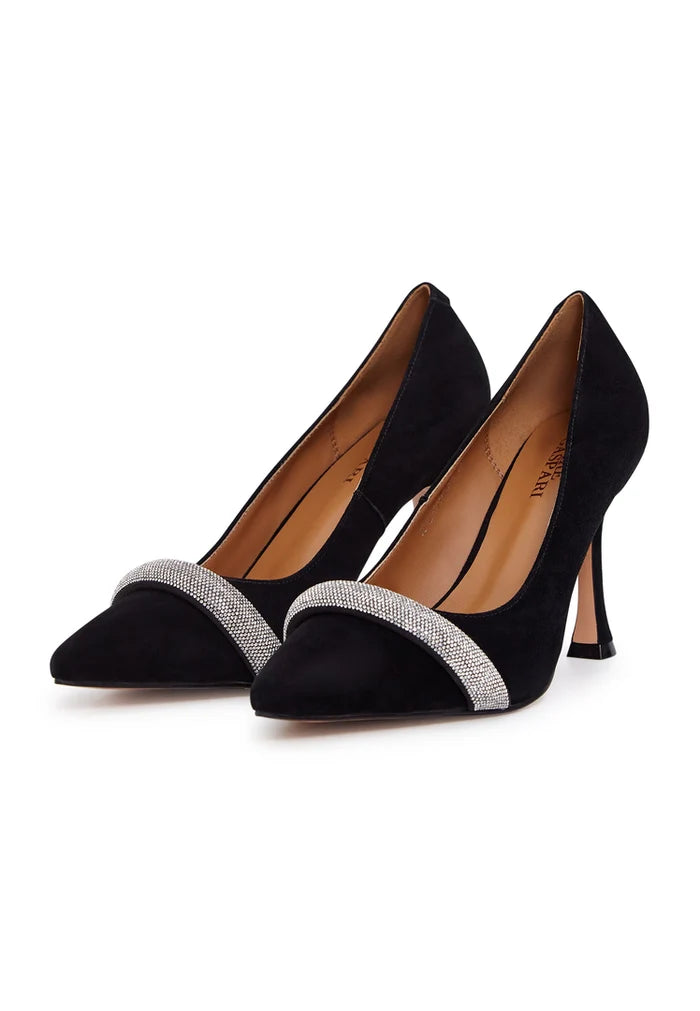 Elevate your shoe game with these glamorous high heel curve pumps - a must-have for anyone seeking stylish and fashion-forward footwear.