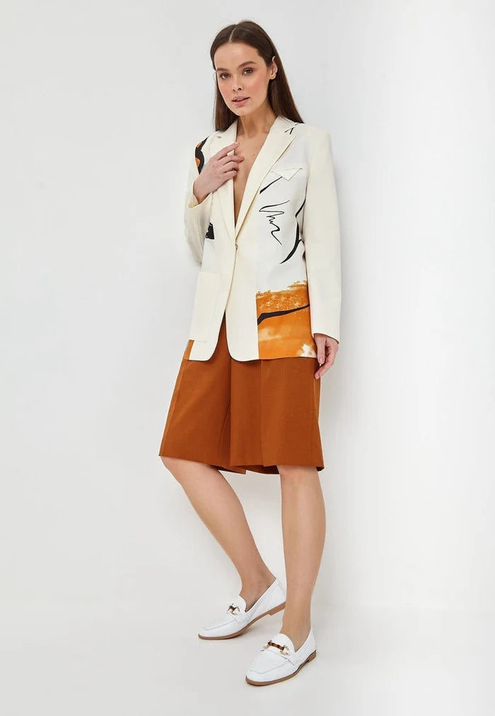 A fashionable pair of high-quality white leather loafers, the perfect designer shoes for any occasion.