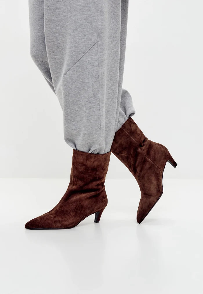 Kitten Heel Ankle Boots Dolly - Brown