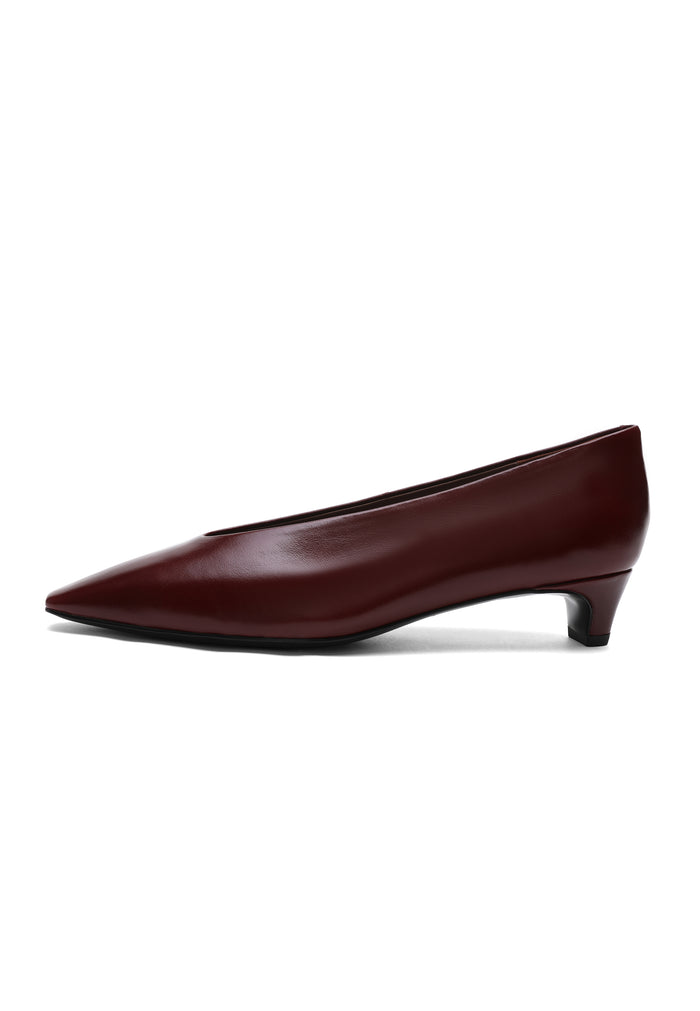 Leather Pointed Flats - Bordeaux