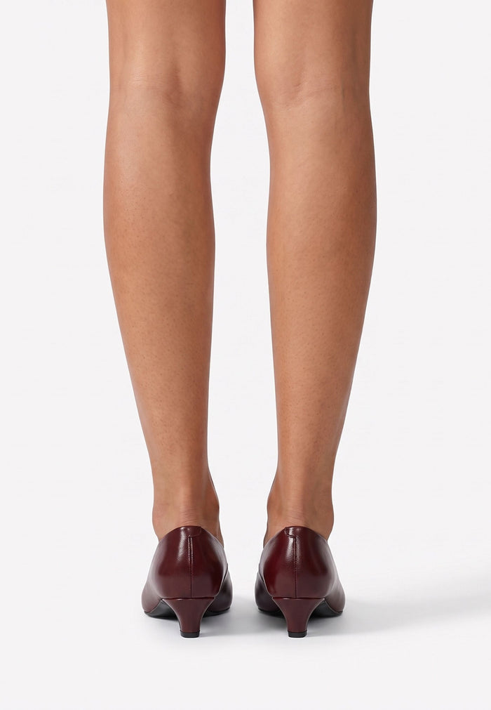 Leather Pointed Flats - Bordeaux