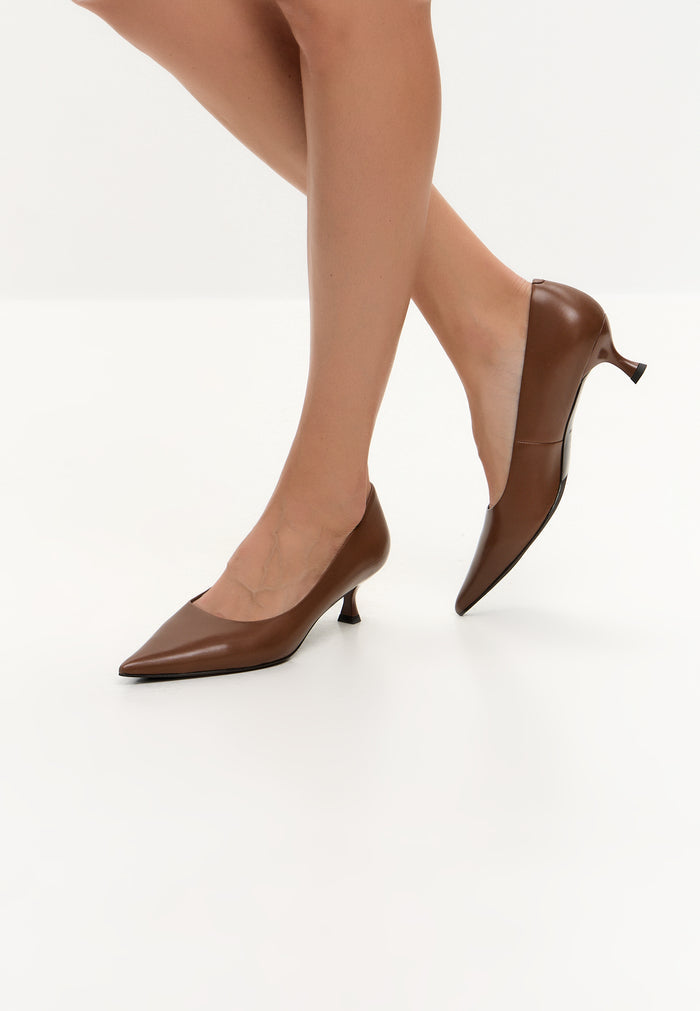Leather Pointed Kitten Heels - Brown
