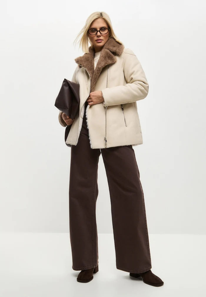 Luxurious Women’s Shearling-Lined Beige Coat with Belt