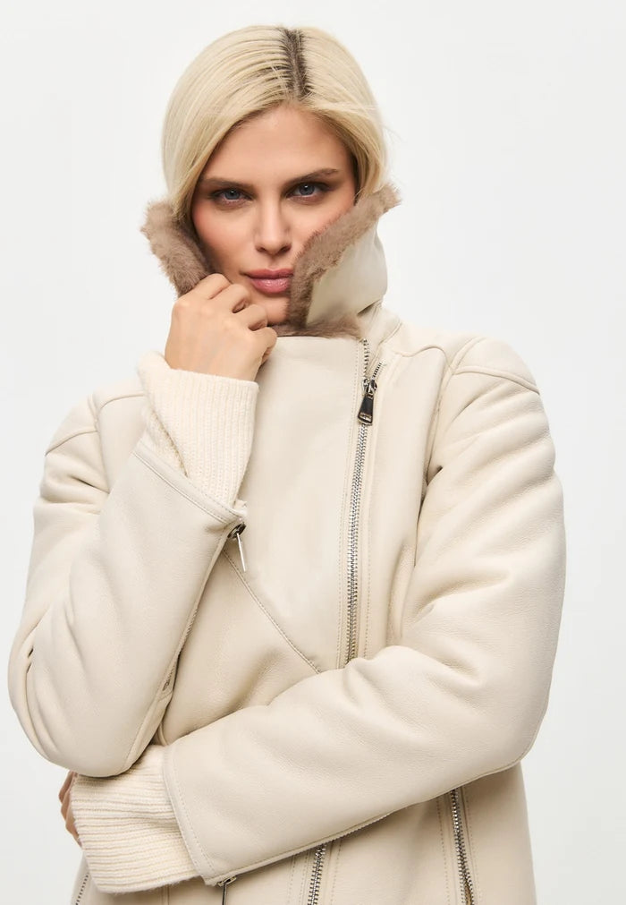 Luxurious Women’s Shearling-Lined Beige Coat with Belt
