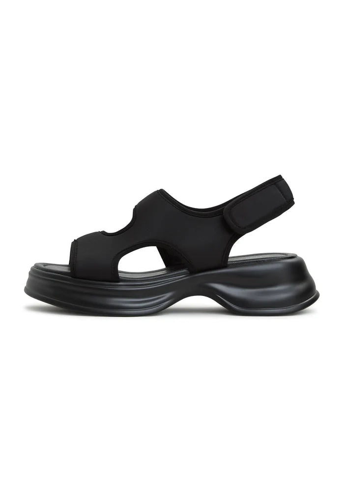 "Get ready for summer with stylish platform sandals! Shop the Margarita sale online now."