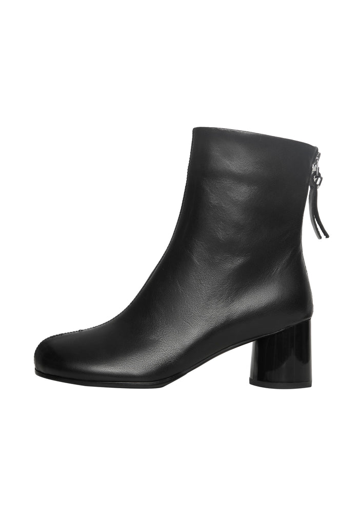 Round Toe Ankle Boots – Black Leather