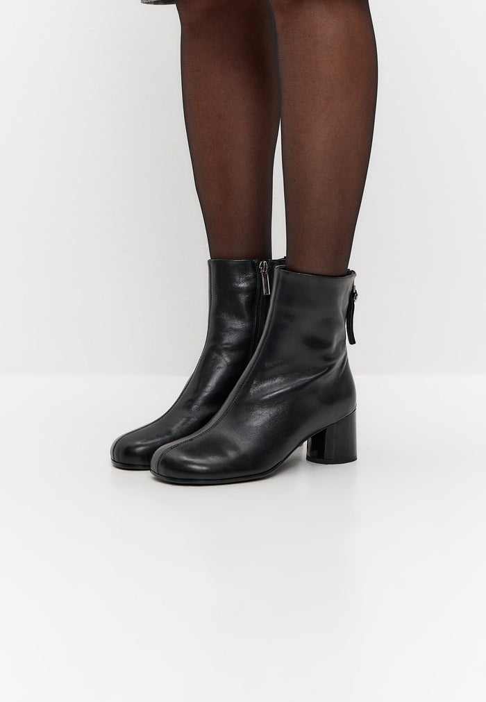 Round Toe Ankle Boots – Black Leather
