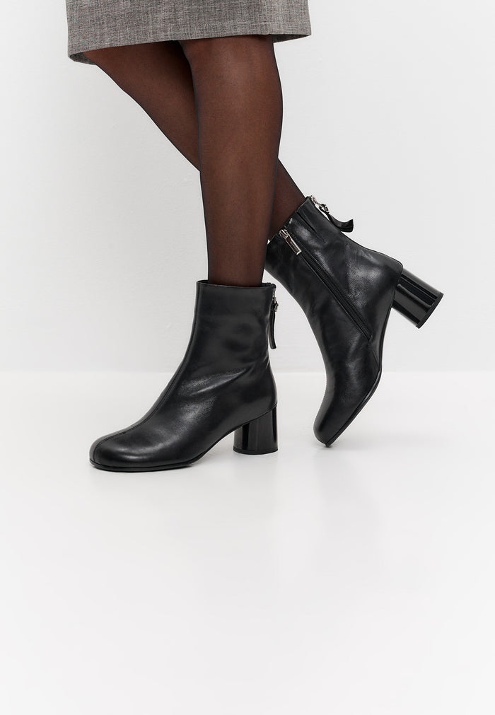 Round Toe Ankle Boots – Black Leather
