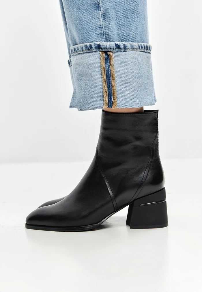 Sculpted Sophistication Ankle Boots - Black