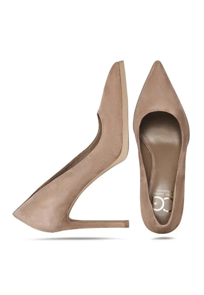 A pair of elegant women's beige suede stilettos with a skyline design, perfect for a chic and stylish look.