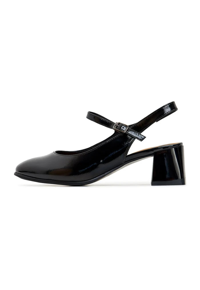 A stylish pair of black slingback pumps by Nina shoes, perfect for any woman looking for designer heels.
