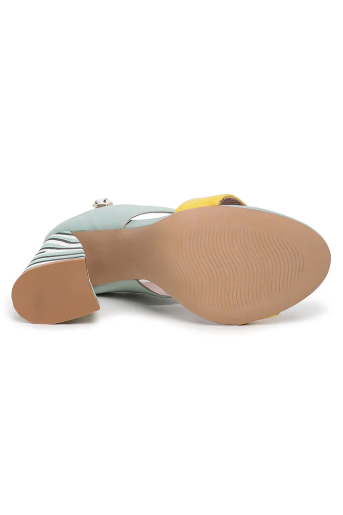 A pair of women's mint stripe sandals, perfect for summer, featuring a fun and pop design.