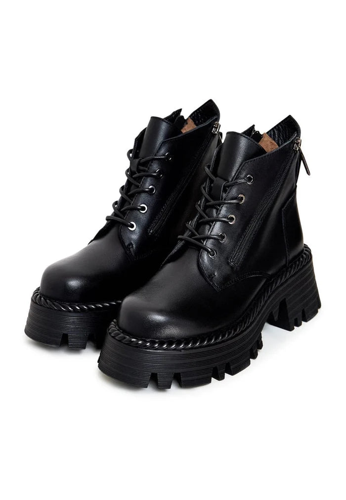 A trendy pair of lace-up ankle boots in black, the perfect addition to your stylish and fashionable boot collection.