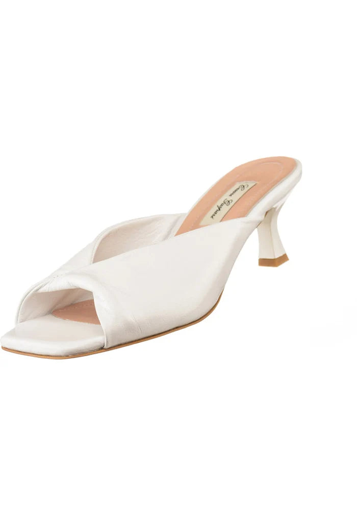 White twist luxe high heels for a chic and sophisticated look with a unique twist design in a stunning white color.