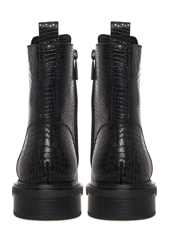 Urban Minimal Lace-Up Boots - Black