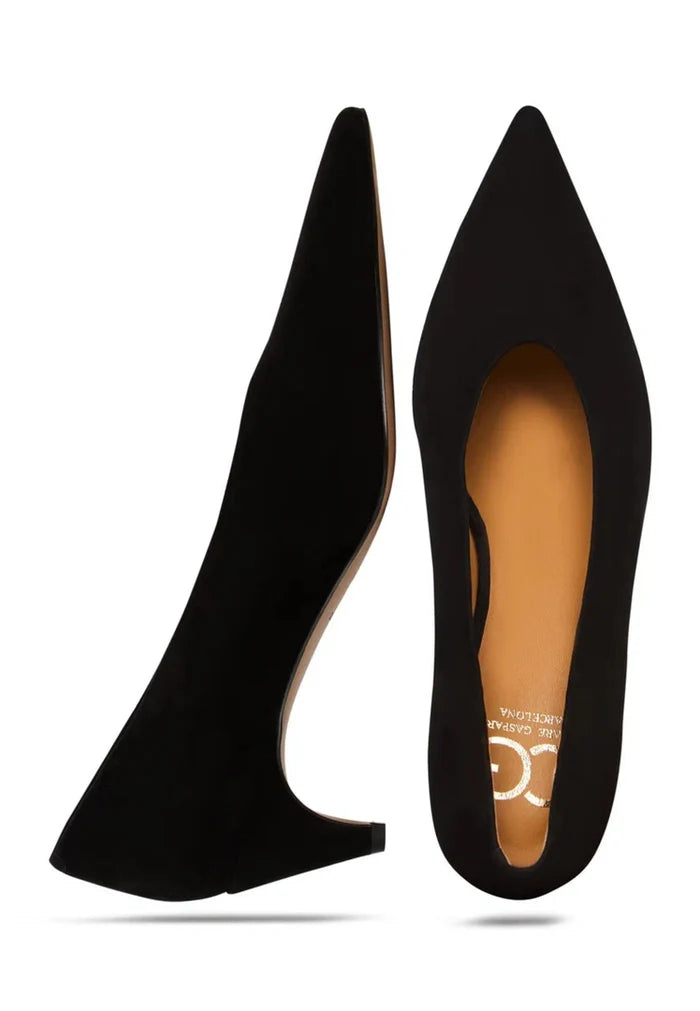 Velvet Curve Pumps - Black