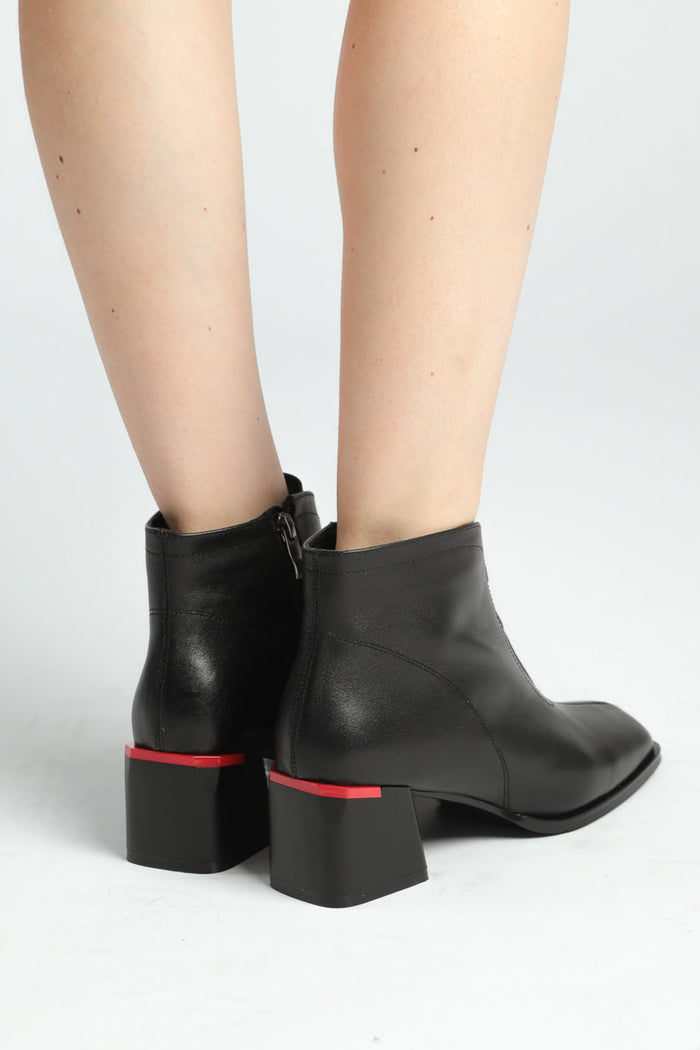 Zipper Edge Mid-Heel Boots